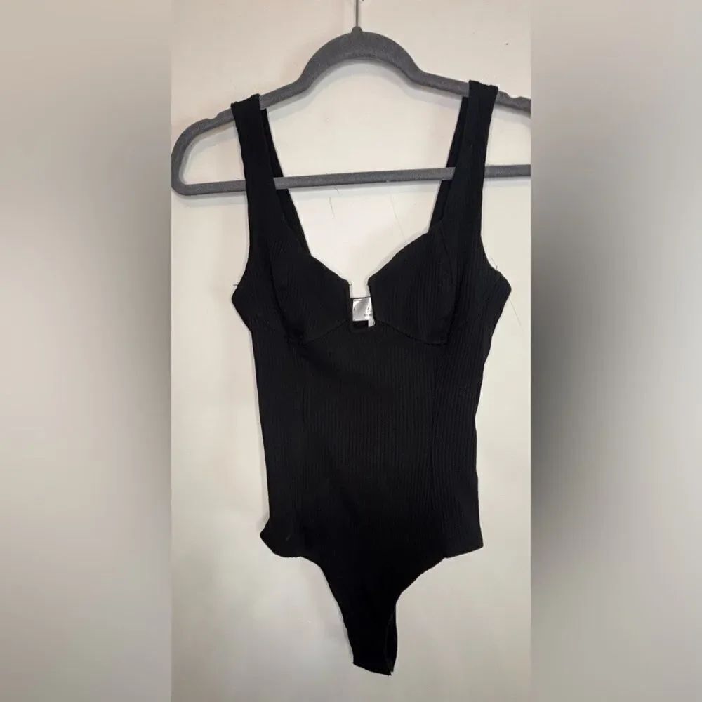 Bobbles & Lace NWT black made the cut bodysuit Size large